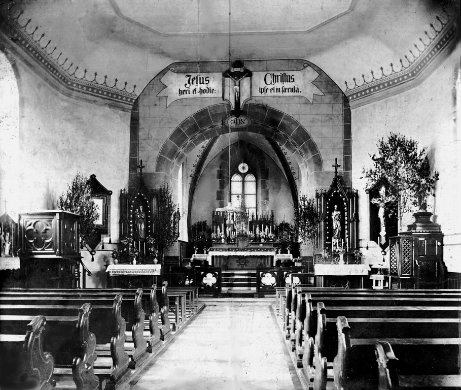 Kircheninnenraum der Kirche Maria Himmelfahrt in Dörrebach (um 1900)