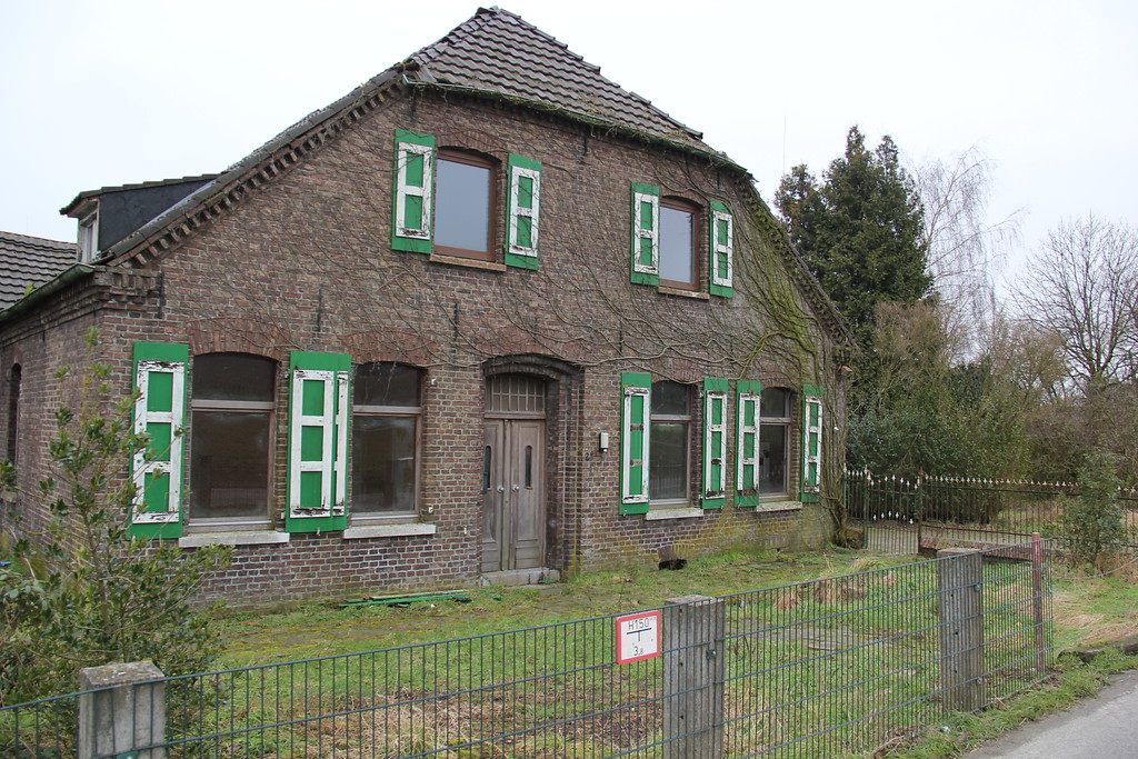 Leer stehendes Wohnhaus des Muyskenshofs in Uedem-Uedemerfeld (2013)