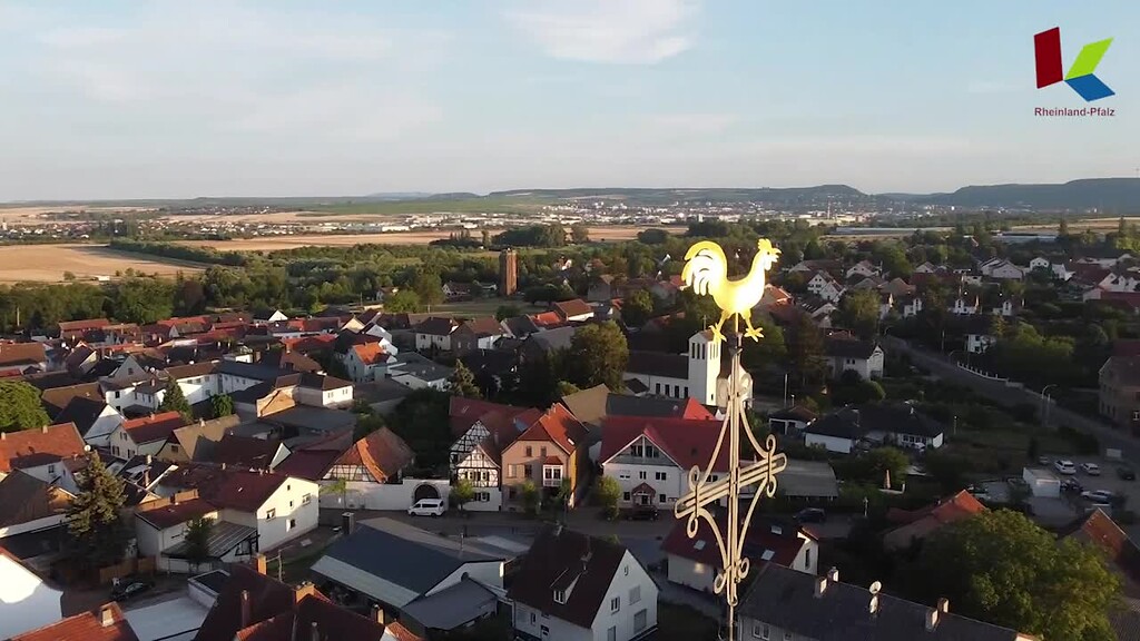 Video zum Wetterhahn auf der Spitze der Kirche Mariä Geburt in Bretzenheim (2022)