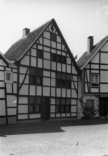 Fachwerkwohnhaus Scholle, Kirchplatz 10 in Wülfrath (1978).
