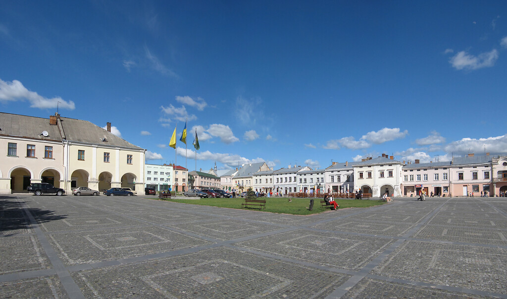 Vicheva Square in Zhovkva