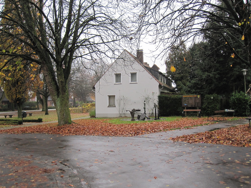 Wohnhaus und Grünfläche am Ortsrand von Nierswalde in Goch (2009)