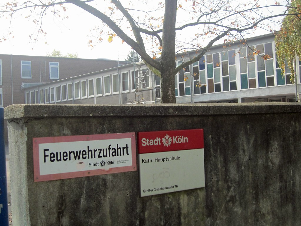 Schulhof der Katholischen Hauptschule, Großer Griechenmarkt 76 in Köln (2012).
