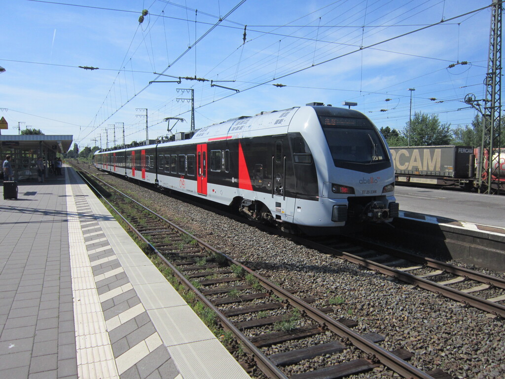 Bahnhof Emmerich (2017), Triebwagen ET 25 2306 der Abellio