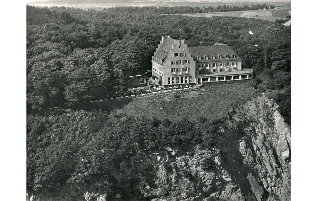 Berghotel Rittersturz. Ansicht von Südosten (1964)