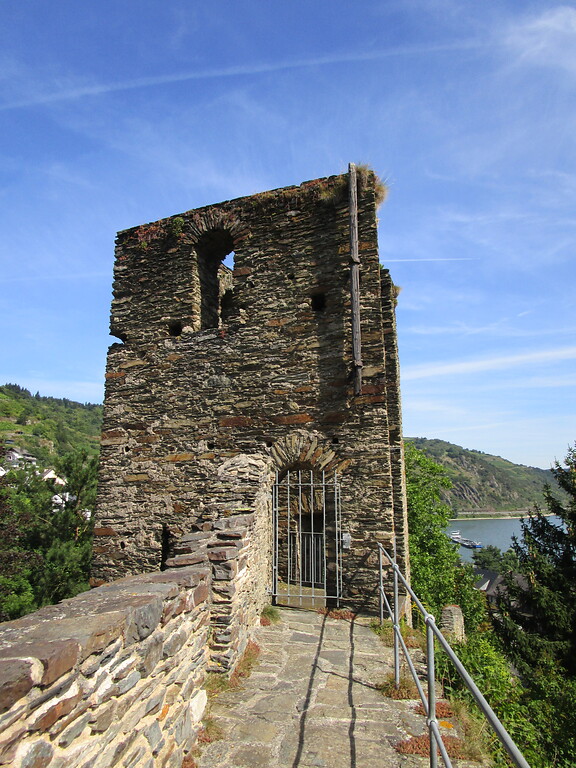 Felsenturm in Oberwesel (2016). Die Aufnahme zeigt den Zugang zum Felsenturm.