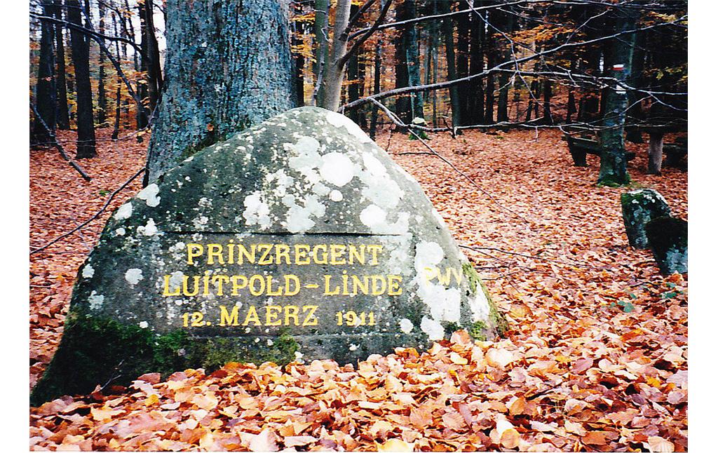 Ritterstein Nr. 136 "Prinzregent Luitpold-Linde 12. Maerz 1911" nordwestlich von Esthal (1993)
