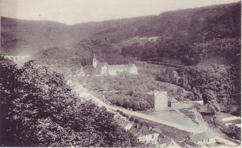 Das Brexbachtal mit der Brexbachtalbahn (historische Aufnahme zwischen 1910 und 1920).