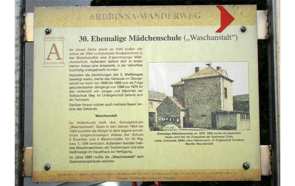 Informationstafel zur ehemaligen Mädchenschule und späteren "Waschanstalt" in Hürtgenwald-Gey im Kreis Düren (2017).