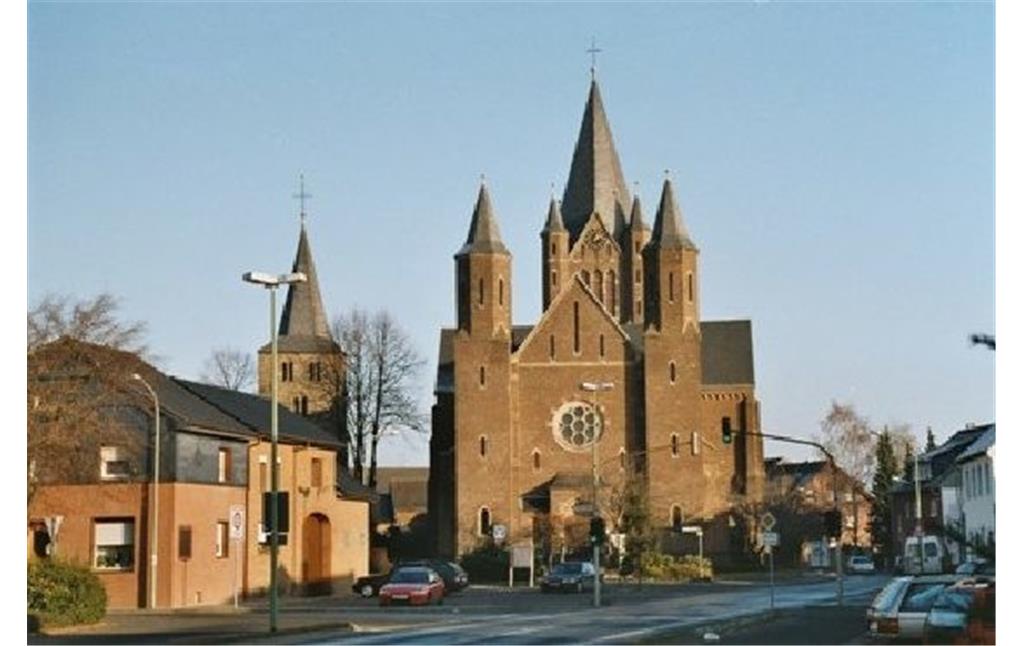 Pfarrkirche Sankt Arnold in Arnoldsweiler (2012)