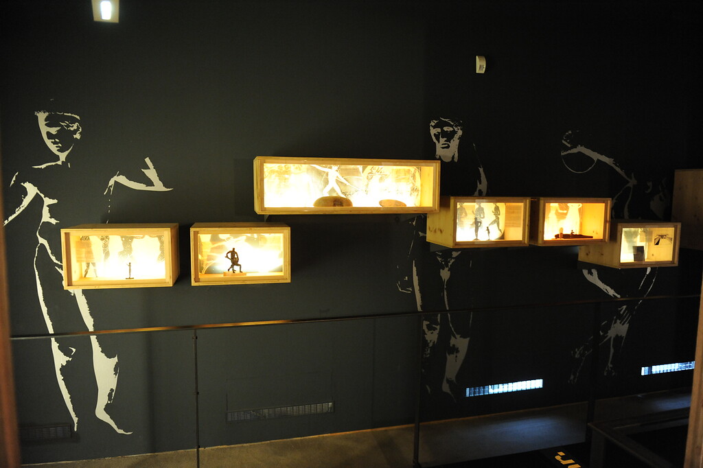 Ausstellungsobjekte im Deutschen Sport und Olympiamuseum in Köln-Altstadt-Süd (2010).