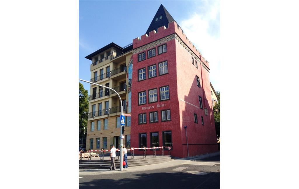 Der gotische Wohnturm "Deutscher Kaiser" in Koblenz (heute Wohnhaus und Gaststätte, 2013)