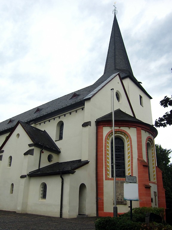 Katholische Pfarrkirche Sankt Walburga in Bornheim-Walberberg (2013)