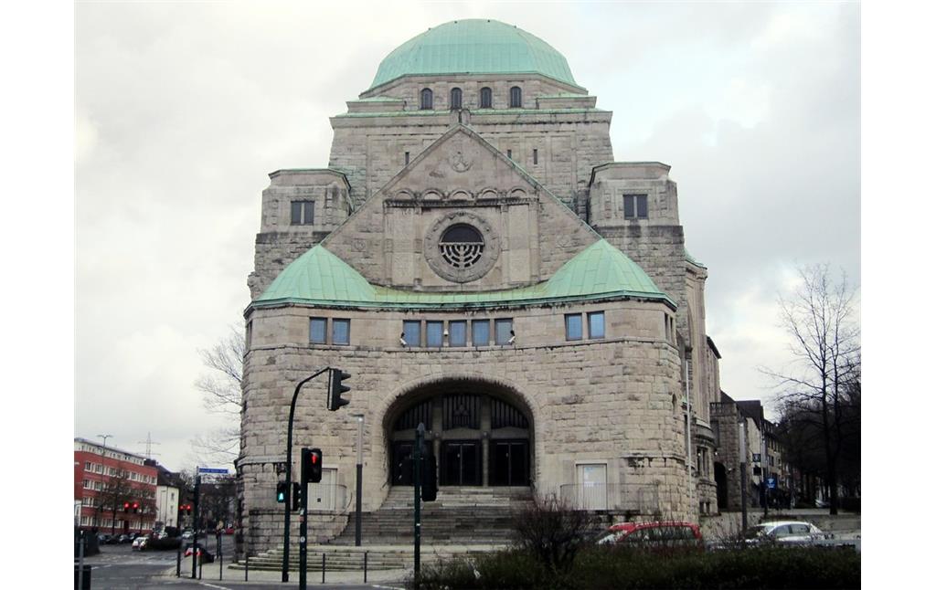 Die Alte Synagoge Essen, Ansicht von der L448 / Schützenbahn aus (2014).