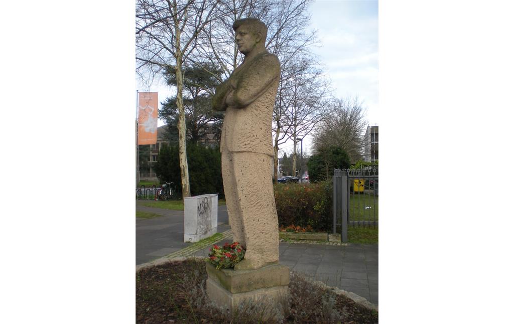 Das John F. Kennedy-Denkmal in der Godesberger Allee in Bonn-Plitterdorf (2014).