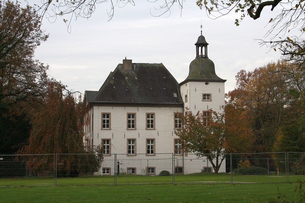 Wasserburg Haus Voerde an der Allee in Voerde (2014).