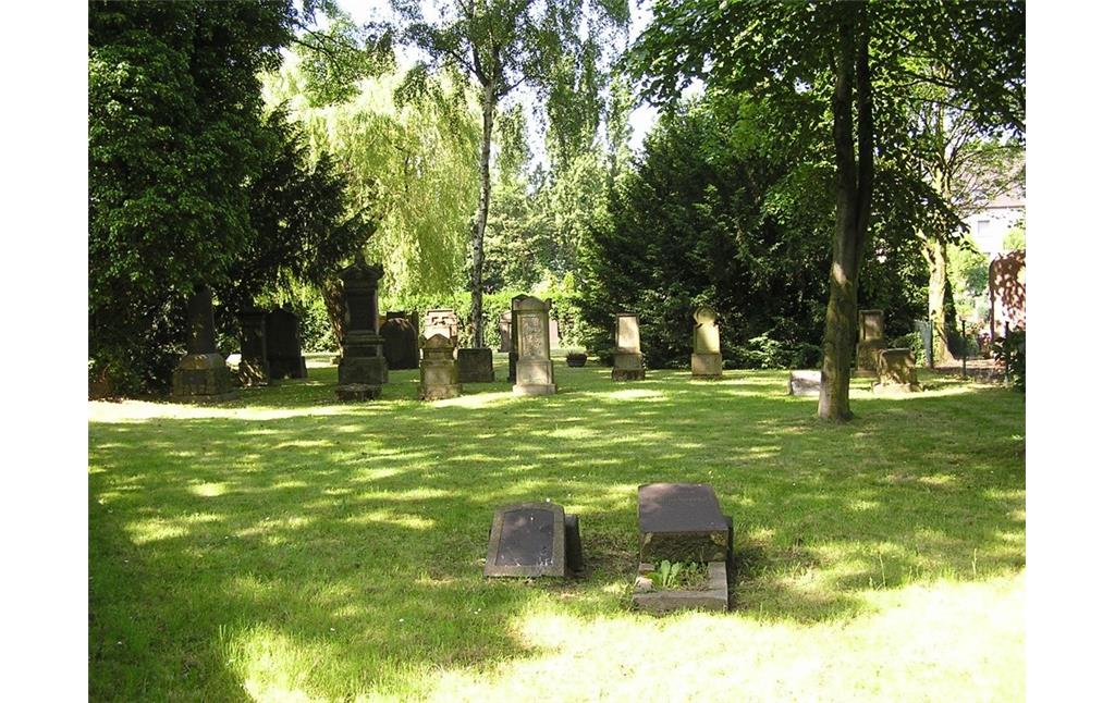 Sicht auf den Jüdischen Friedhof in Duisburg - Beeck-Stockum (2005)