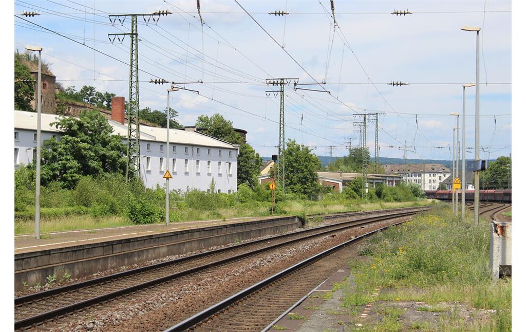 Blick vom Personenbahnhof Koblenz-Lützel auf den Güterbahnhof (2020)