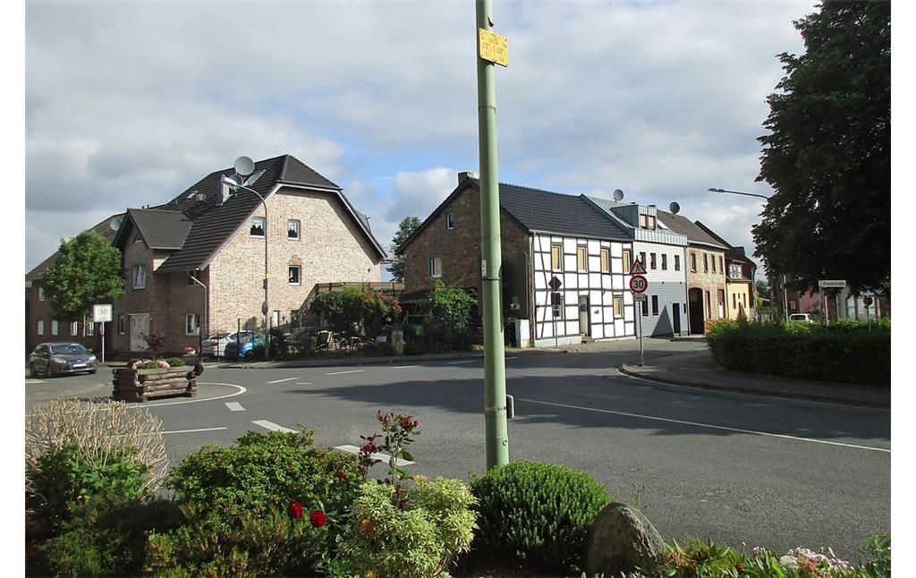 Straßenkreuzung beim Ortskern in Hürtgenwald-Gey im Kreis Düren (2017)