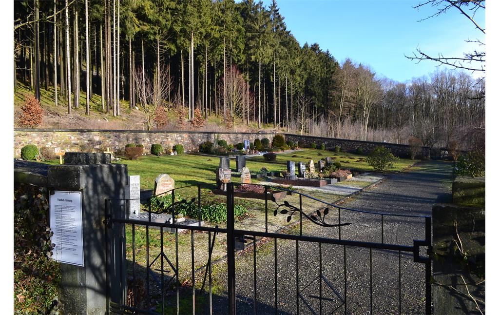 Eingang des Friedhofs Rinzenberg (2016)
