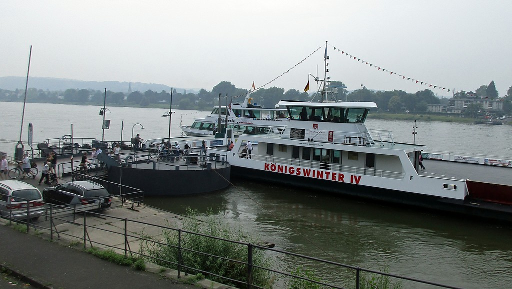 Die zwischen Königswinter und Bonn-Mehlem verkehrende Rheinfähre, Im Bild das seit 1997 aktuelle Fährschiff "Königswinter IV" (2018).