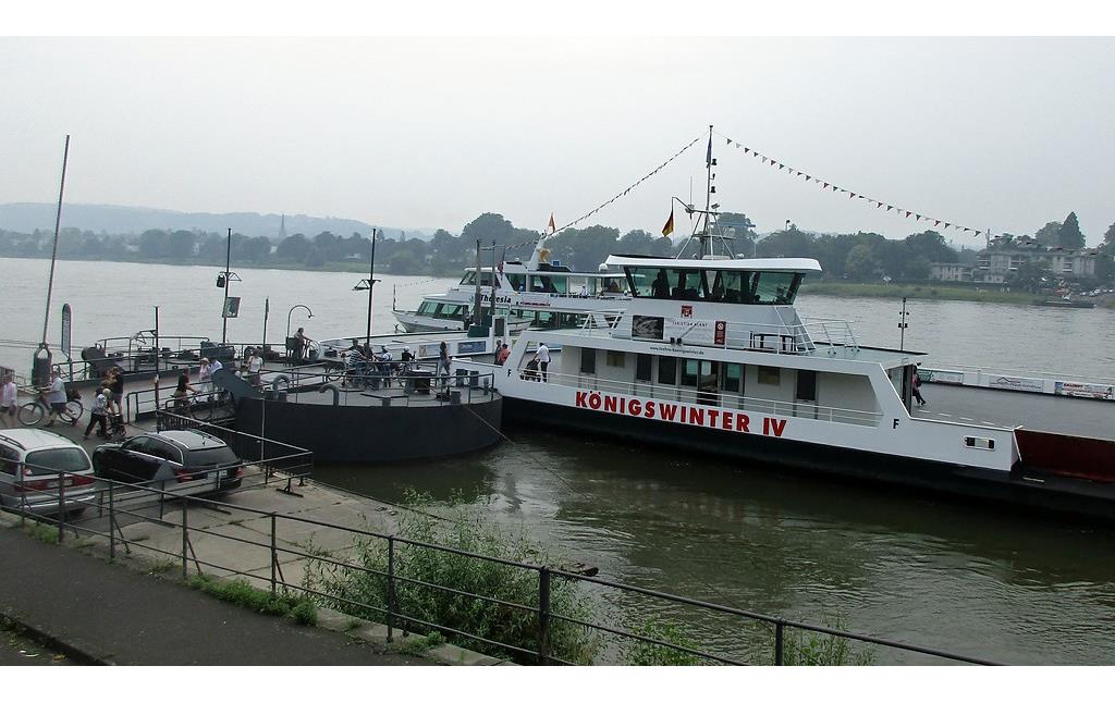 Die zwischen Königswinter und Bonn-Mehlem verkehrende Rheinfähre, Im Bild das seit 1997 aktuelle Fährschiff "Königswinter IV" (2018).