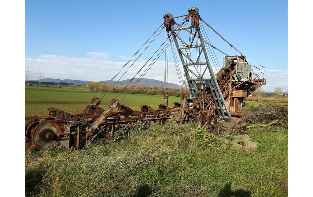 Eimerkettenbagger bei Eisenberg, wie er im Abbaugebiet Erdekaut zum Einsatz kam (2017).