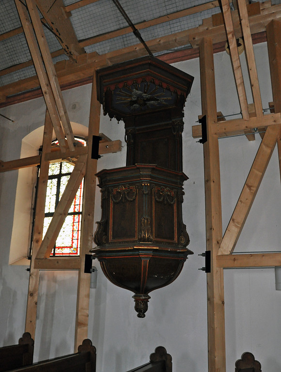 Kanzel in der Versöhnungskirche in Buschhoven (2016)