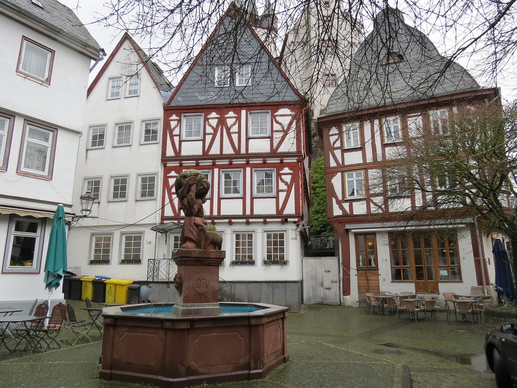 Der Säckerbrunnen am Alten Markt in Diez an der Lahn (2019)