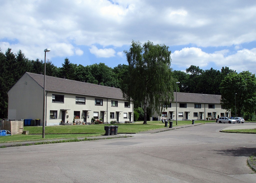 Wohngebäude im Bereich der früheren Kaserne Gürzenich-Wald (2017).