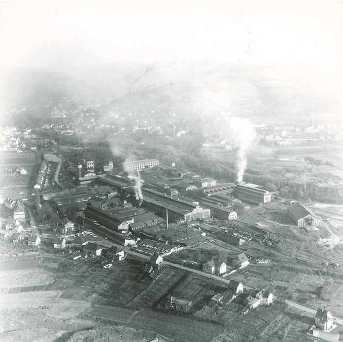 Luftaufnahme der Concordia-Hütte im Bendorfer Stadtteil Mülhofen (1950er Jahre)