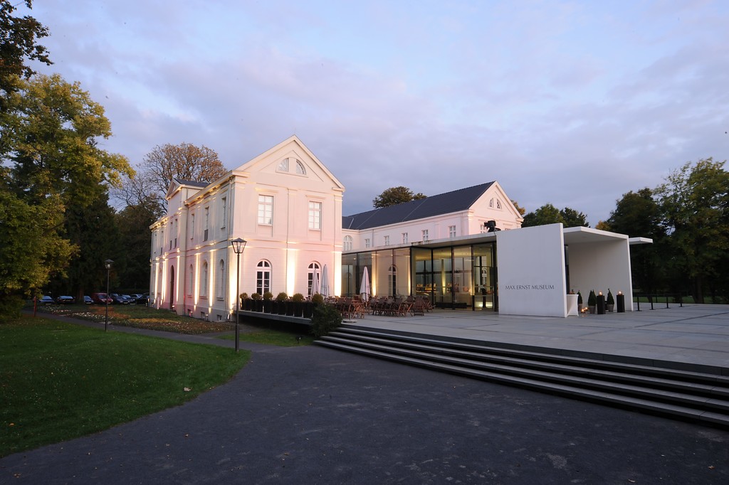Max Ernst Museum Brühl des LVR, Außenansicht (2008).