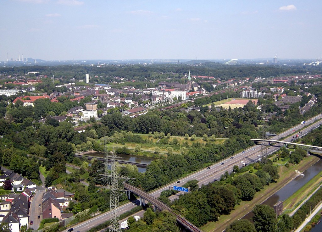 Blick vom Gasometer Oberhausen in Richung Nordosten nach Osterfeld / Sterkrade (2009)