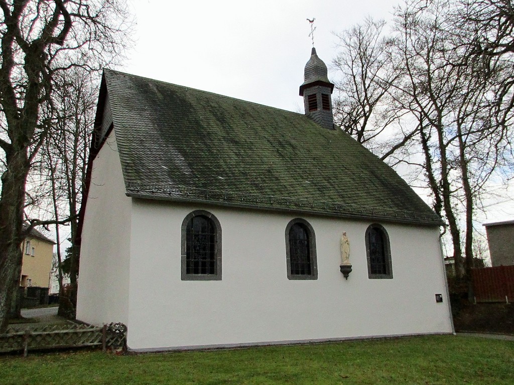 Die Waldkapelle in Kaisersesch, Ostseite von der Trierer Straße aus gesehen (2015).