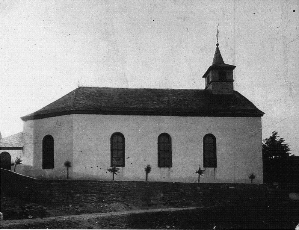 Historische Aufnahme der alten Scheunenkirche in Bodenbach bei Kelberg (undatiert, wohl erste Hälfte 20. Jahrhundert).