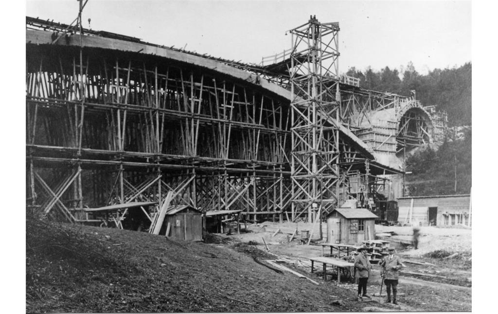 Derenbachbrücke, während der Bauzeit 1925-1927