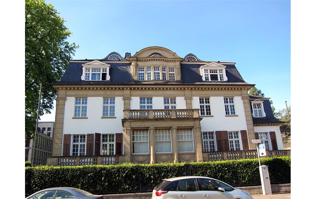 Villa Kurt-Schumacher-Straße 10 im Bonner Regierungsviertel (2015).