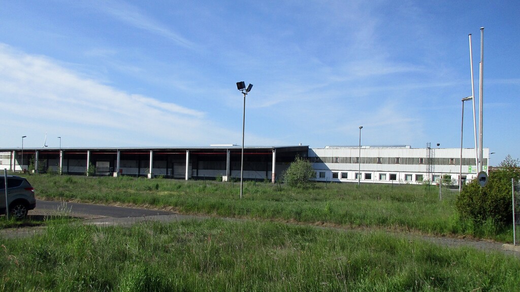 Gebäude der früheren Spanplattenfabrik in Kaisersesch (2023).