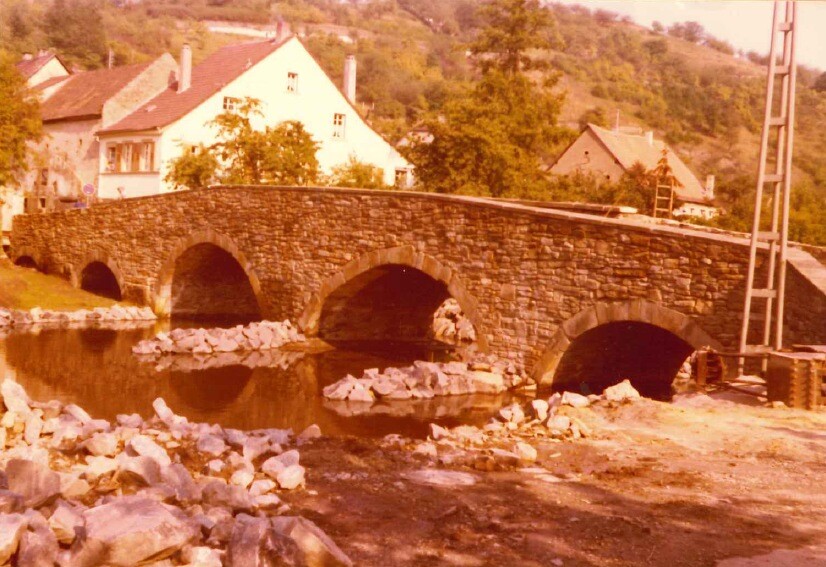 Lautertalbrücke nach Abschluss der Sanierung um 1980 (1980).