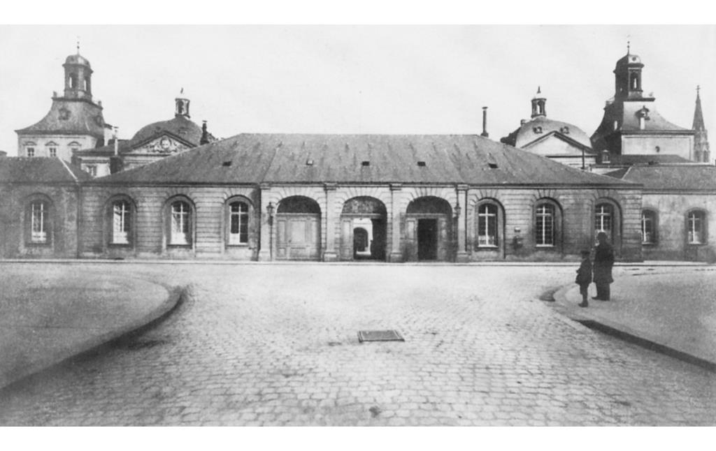 Haupteingang der Universität Bonn an der Straße "Am Hof" im Zustand vor der Erweiterung des Gebäudes ab 1926