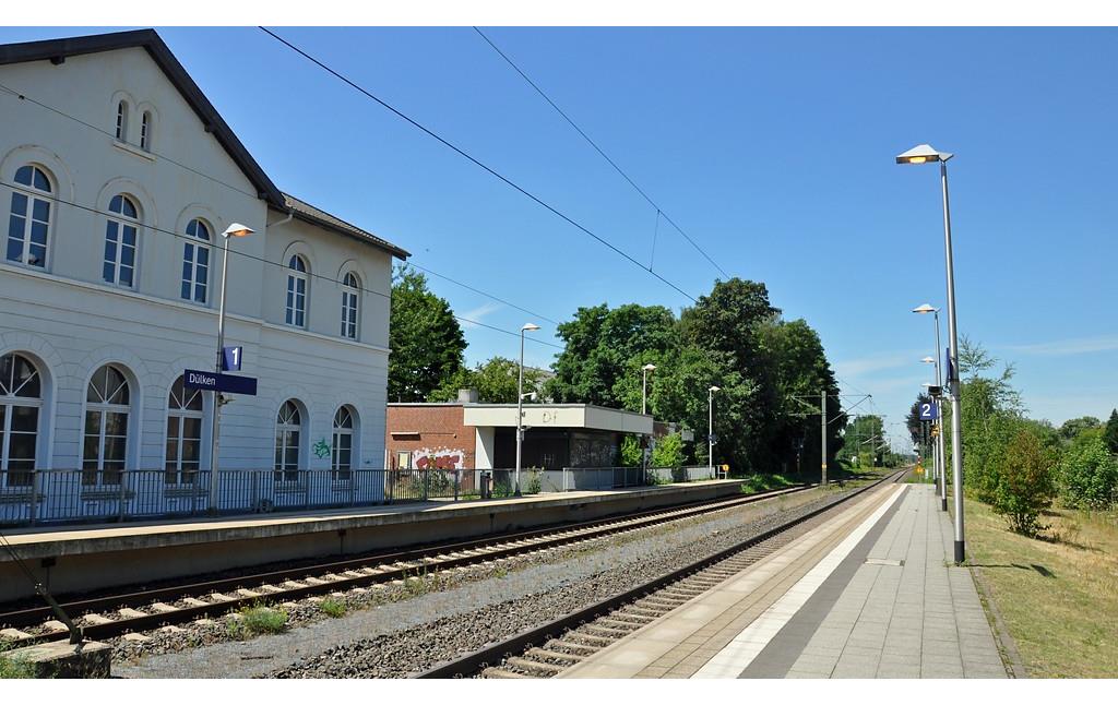 Bahnhof Dülken mit den Gleisen der Strecke von Viersen nach Kaldenkirchen (2017).