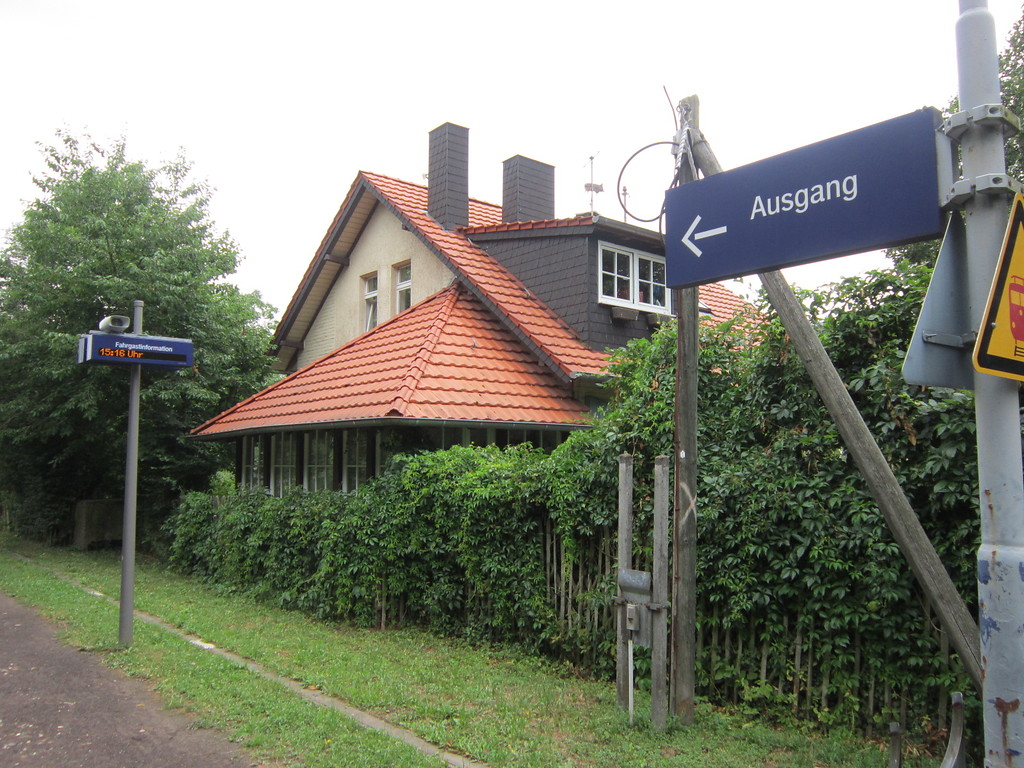 Euskirchen-Kreuzweingarten, Empfangsgebäude (2015)