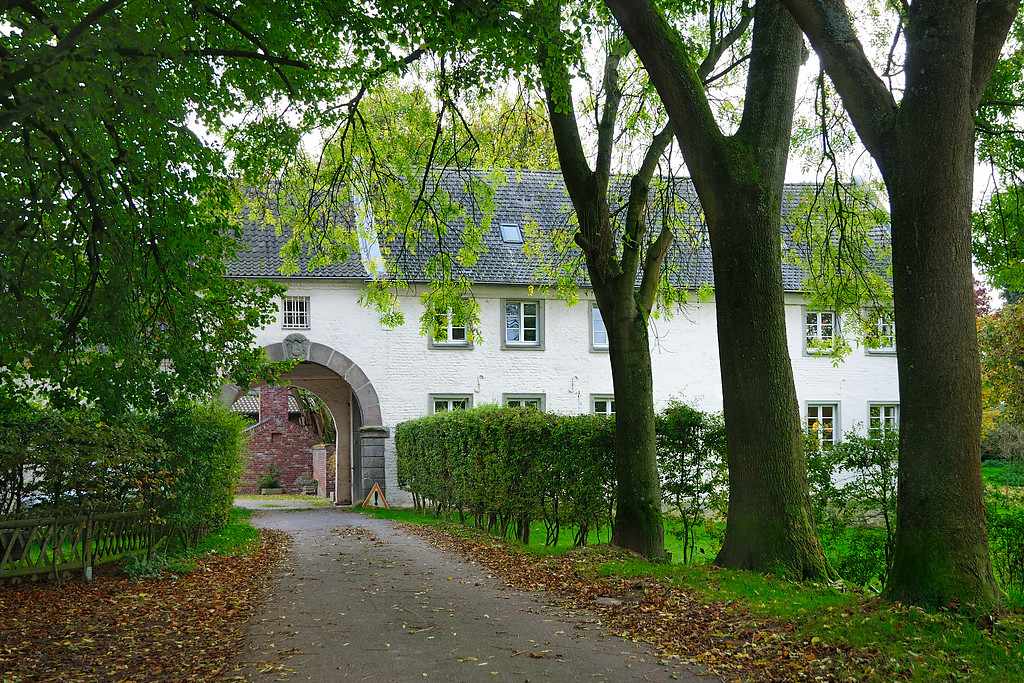 Tor bei Haus Busch in Grevenbroich-Wevelinghoven (2014).