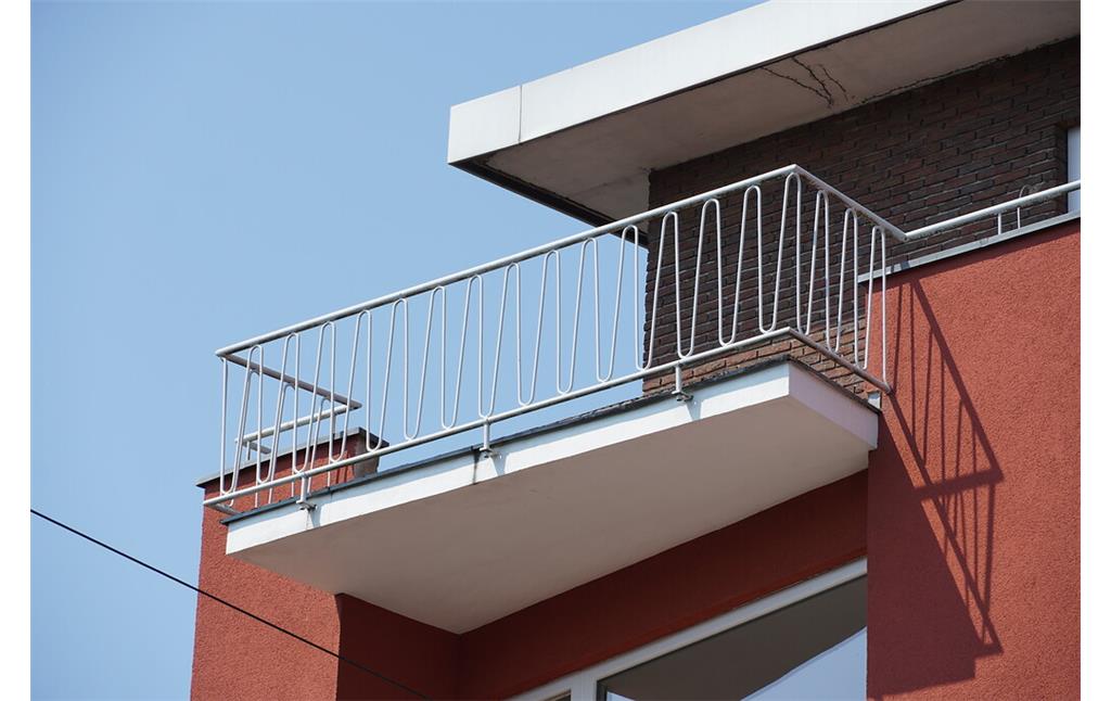 Balkon am Eckhaus Klosterstraße/Dürener Straße in Lindenthal (2022)