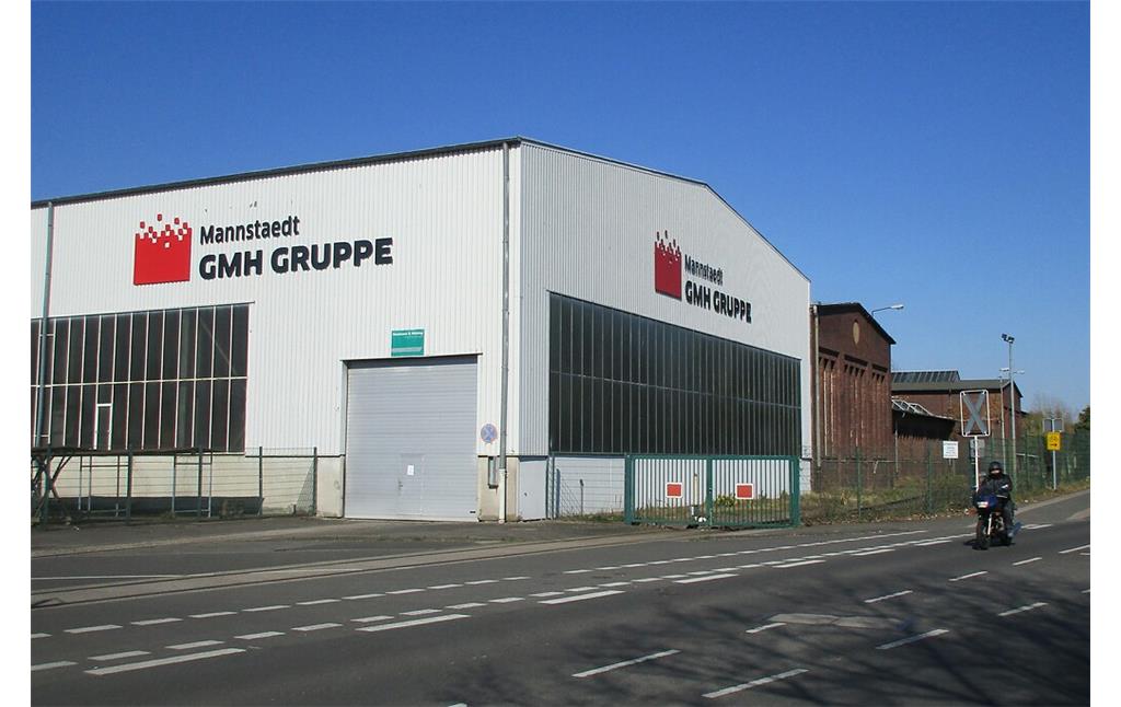 Gebäude der Mannstaedt-Corus GmbH im Bereich der früheren Werksanlagen der Friedrich-Wilhelm-Hütte in Troisdorf-Friedrich-Wilhelms-Hütte (2020).
