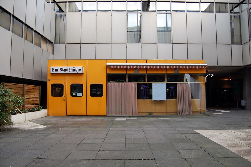 Café "Em Stadthüsje" im Lichthof des neuen Stadthaus Bonn (2012)