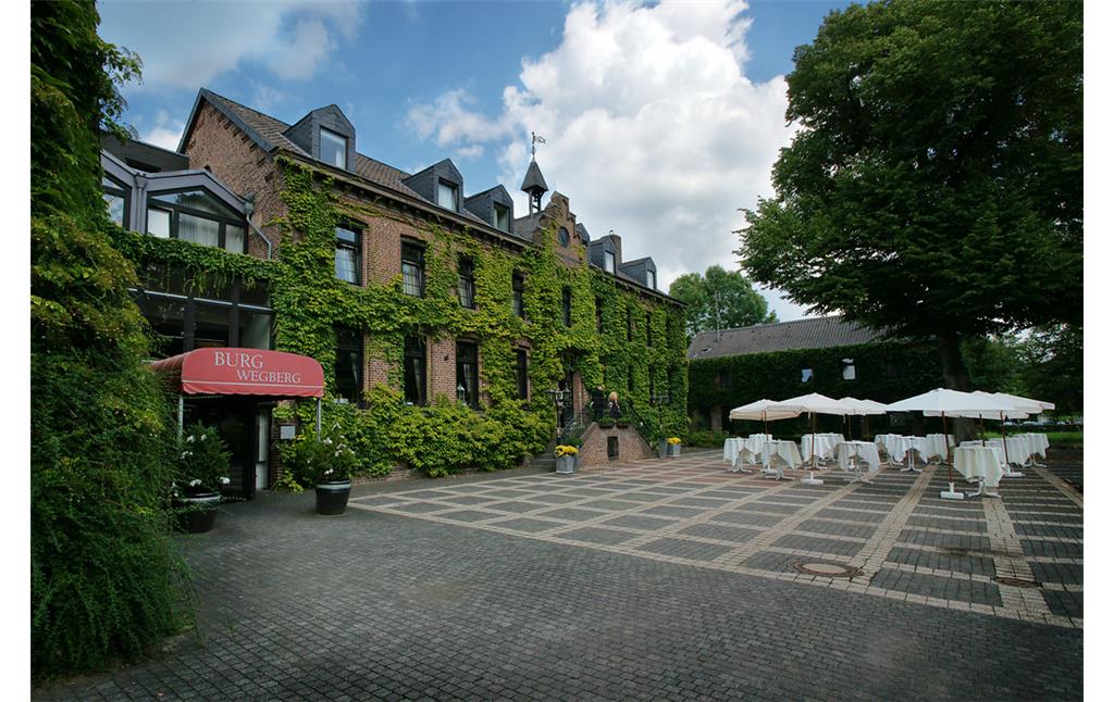 Das Herrenhaus des Wegberger Hofs, der auch als Burg Wegberg bezeichnet wird (2010).