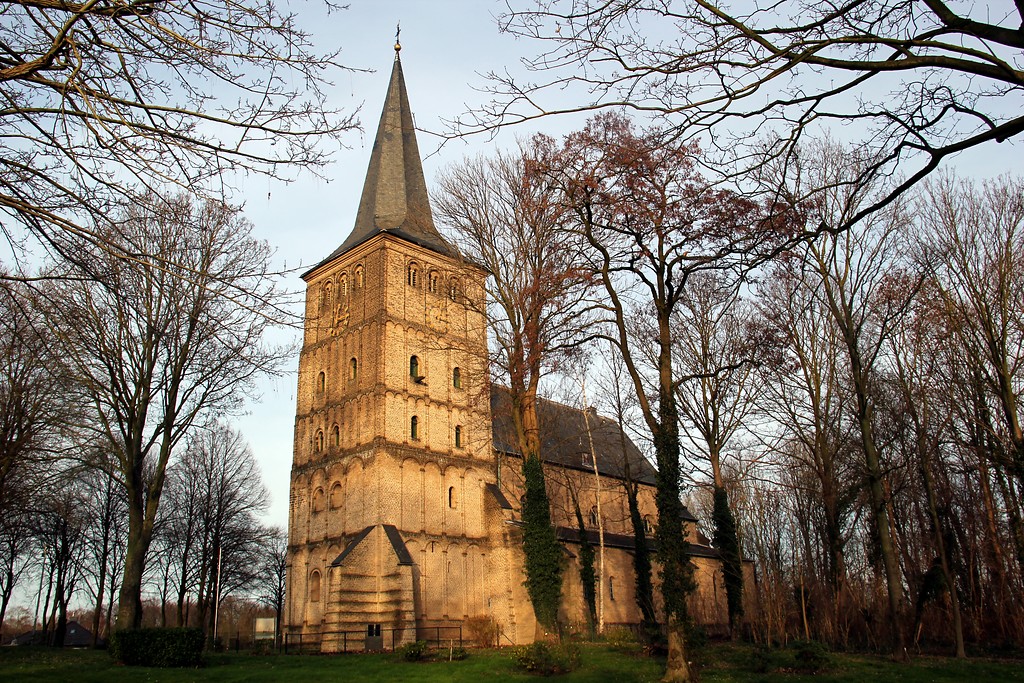Die Pfarrkirche St. Vitus in Elten (2015)