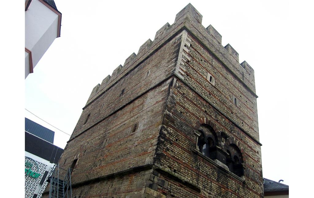 Mittelalterlicher Trierer Wohnturm "Frankenturm" von der Dietrichstraße aus (2013)