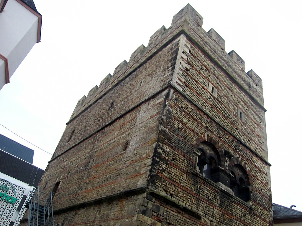 Mittelalterlicher Trierer Wohnturm "Frankenturm" von der Dietrichstraße aus (2013)